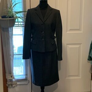 Women’s Calvin Klein 2 pc shirt set, sz 6, dark grey